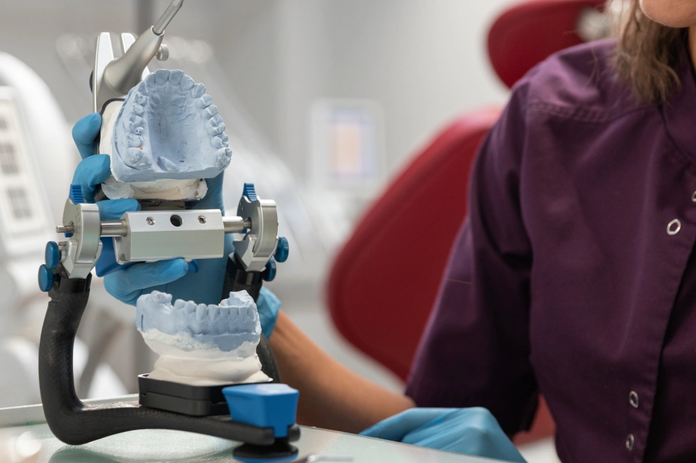 Dreigliedrige VMK Keramikbrücke aus dem Dentallabor in Wien